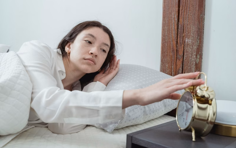 15 Bad Habits to Stop in the Morning for a More Productive Day