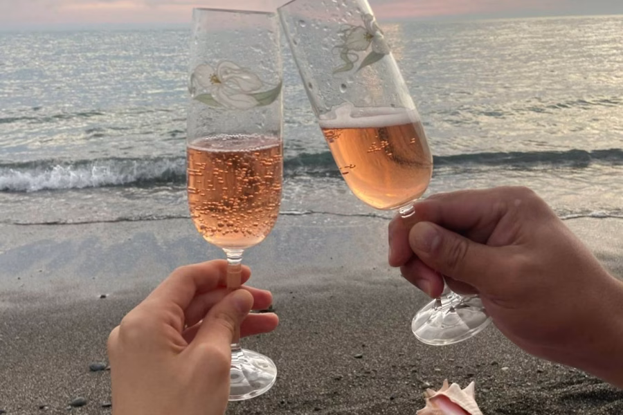45 Irresistible Summer Date Ideas: Romantic & Budget-Friendly Ideas for Couples